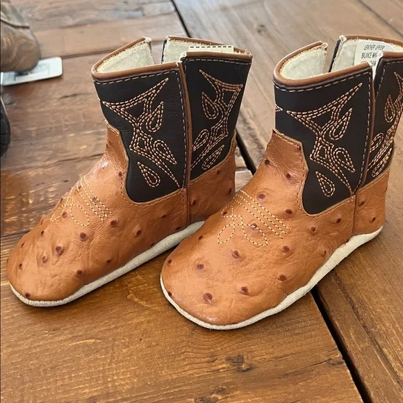 Baby cowboy boots and athletic shoes size 3 except the ropers 0-6 mo - Picture 6 of 7